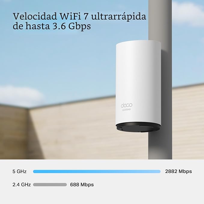 TP-Link Deco BE25-Outdoor instalado en un poste destacando la velocidad Wi-Fi 7 de hasta 3,6 Gbps en bandas de 5 GHz y 2,4 GHz.